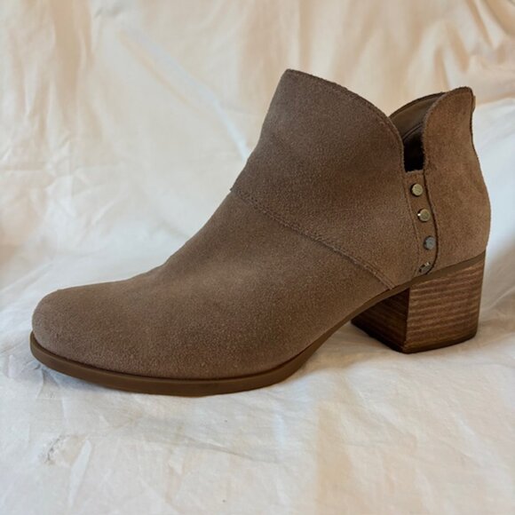 Koolaburra by Ugg Sofiya Suede Studded Ankle Bootie in Amphora Beige Size 11 - Picture 2 of 12
